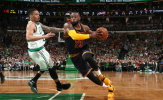 Không cản nổi LeBron James, Celtics bị CAVs hủy diệt ngay trên sân nhà