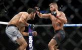 Võ sĩ UFC chịu đau thi đấu hết trận dù chân bị sưng biến dạng
