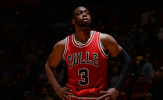 Chicago Bulls sẵn sàng để Dwyane Wade mua lại hợp đồng
