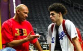HLV Wizards khen ngợi “khí chất” của ông bố LaVar Ball