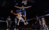 Curry lập double-double, Warriors dễ dàng vượt ải Denver Nuggets