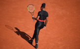 'Siêu anh hùng' Serena Williams thuận lợi vào vòng 2 Roland-Garros