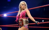Cô gái bị rối loạn ăn uống trở thành đô vật thành công nhất WWE