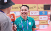 HLV Vũ Hồng Việt nhận danh hiệu HLV xuất sắc nhất V-League 2024/25