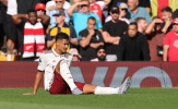 Arsenal nhận tin dữ: William Saliba dính chấn thương, rời sân chỉ sau 5 phút