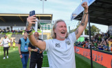 Gây choáng tại National League: HLV Robbie Savage thay 4 cầu thủ ngay phút đầu tiên
