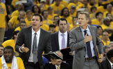 HLV Steve Kerr tìm thấy mình trong hình ảnh của Luke Walton