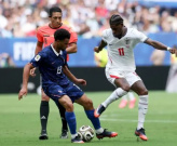 Rashford khiến Zaire-Emery bẽ mặt với cú xỏ háng kỹ thuật