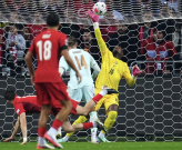 Chấm điểm tuyển Pháp: Maignan vững chãi; Mbappe tỏa sáng trước chấn thương
