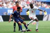 Rashford khiến Zaire-Emery bẽ mặt với cú xỏ háng kỹ thuật