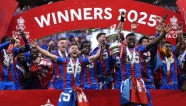 Những quy tắc của UEFA đã vùi dập giấc mơ của Crystal Palace