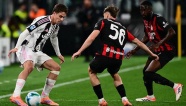 Pulisic đá hỏng phạt đền, AC Milan đánh rơi chiến thắng trước Juventus