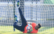 Claudio Bravo có thể sẽ không dự trận derby thành Manchester