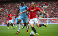 Paul Scholes chỉ ra 2 'hố đen' của Man United