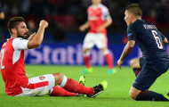 Giroud nhận thẻ đỏ ngu ngốc, Wenger nói gì?