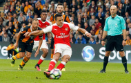 Sanchez đá hỏng pen, HLV Wenger nổi giận