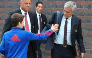 Mourinho 'không cảm xúc' đón nhận sự động viên từ fan nhí Man Utd