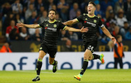 Fabregas rực sáng, Chelsea thắng kịch tính 10 người Leicester