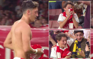 Fan nhí phát khóc vì quà tặng từ Oezil