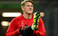 Bị bỏ rơi, Schweinsteiger vẫn vui vẻ đăng đàn chúc mừng Man Utd