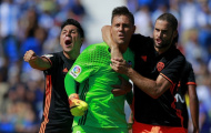 Diego Alves truất 'ngôi vua' của huyền thoại Barca