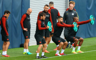 Dàn sao Man City 'lái xe' trên sân tập