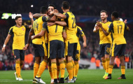 Cổ động viên nổi giận khi Arsenal đổi áo đấu
