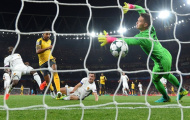 Walcott lập cú đúp, Arsenal hạ gục Basel 