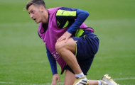 Mesut Oezil đòi số áo, không đòi lương