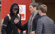 Pogba gặp gỡ cựu thủ môn MU sau trận hòa Stoke