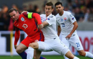Quan điểm chuyên gia: Đừng nên để Rooney đá tiền vệ