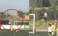 Ronaldo sắm vai người nhặt bóng trong trận đấu của con trai