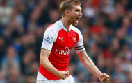 Mất chỗ đứng vì tân binh, Mertesacker tính chuyện ra đi