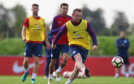 Chùm ảnh: Rooney miệt mài tập luyện trong màu áo tuyển Anh