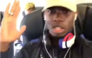 Pogba quẩy thiệt sung trên máy bay