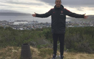 Ronaldo đi bộ thư giãn, sẵn sàng bắn hạ Đảo Faroe 