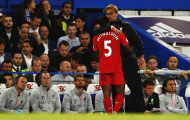 Mất trụ cột, Liverpool đổ lỗi cho người của MU