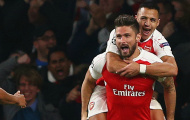 Giroud trở lại, Sanchez có hết đá cắm?