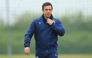 Neville không tin Arsenal và Man City có thể vô địch
