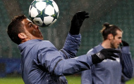 Ronaldo tập trung luyện kỹ năng trước trận cầu không khán giả