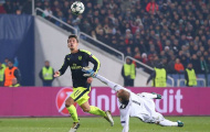 Mesut Oezil xuống nước, Arsenal sướng rơn