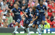 Andrey Arshavin sút xa tung lưới Man United