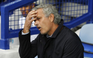 Đấu Wenger, Mourinho 'đứng ngồi không yên'