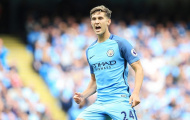 Huyền thoại M.U tin vào tương lai của John Stones