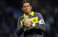 Roman Weidenfeller trổ tài bắt penalty