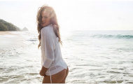 Bruna Marquezine tung bộ ảnh về biển trong tin đồn quay lại với Neymar
