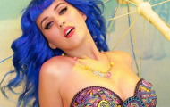 Katy Perry - Sở hữu bộ ngực gây náo loạn