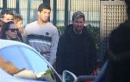 Messi và Suarez 'hẹn hò' đi xem các quý tử đá bóng
