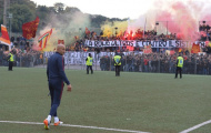 CĐV mang pháo làm 'loạn' sân tập của Roma trước thềm Derby