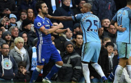 Lí do Aguero và Fernandinho nhận thẻ đỏ là đây